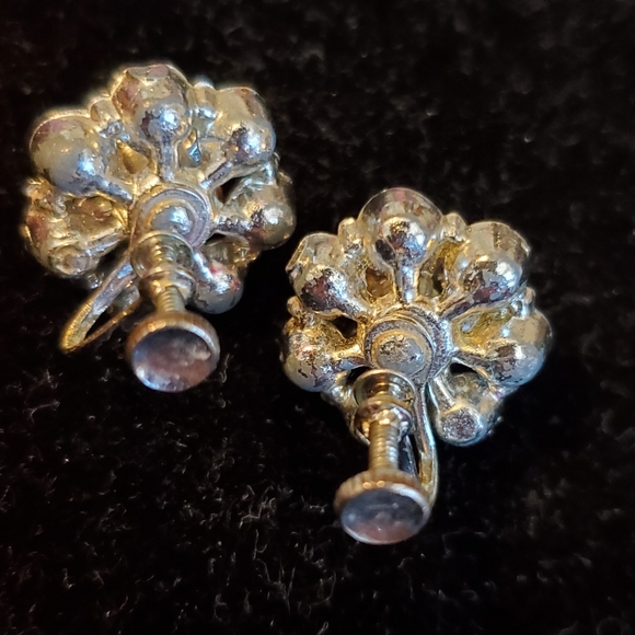 La Rue clips vintage AB stones flower screw back earrings - Picture 6 of 11